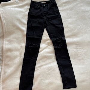 Levi's Black High-Rise Distressed Skinny Jeans
